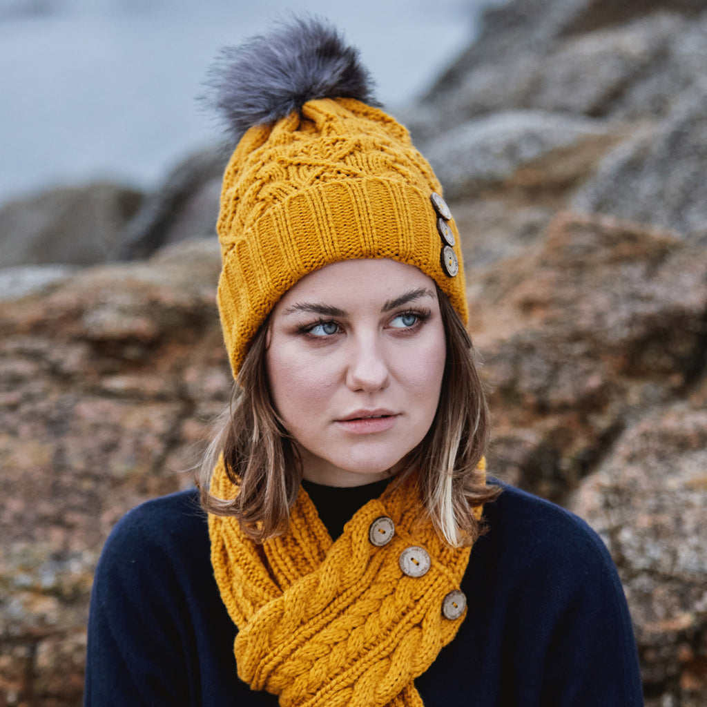 Fisherman Stitch Pom Pom Hat | Chunky Rib Knit with Faux Fur Pom Pom